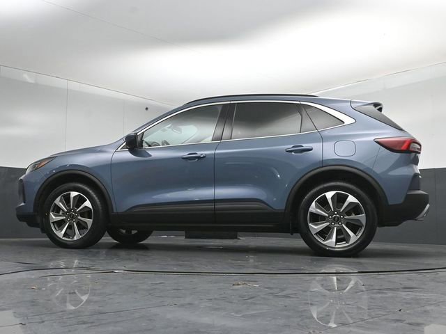 Certified 2025 Ford Escape Platinum AWD/4WD image 6