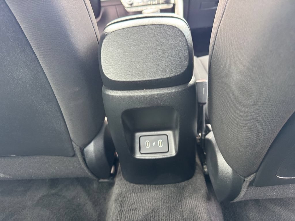 Used 2025 Hyundai Elantra SEL FWD image 30