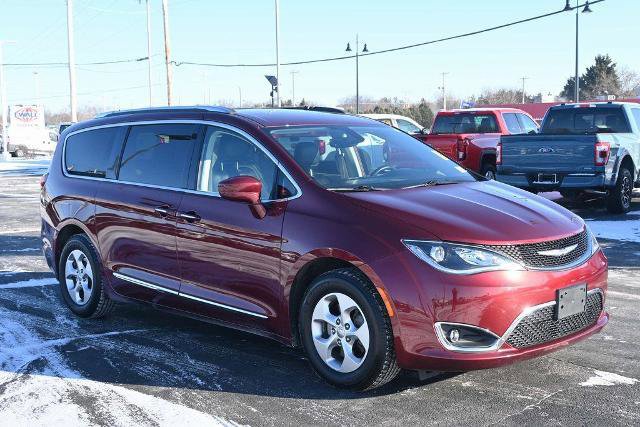 Used 2017 Chrysler Pacifica Touring-L Plus image 9