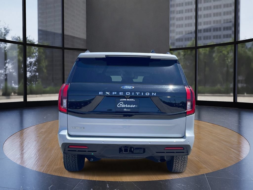 Certified 2025 Ford Expedition Active RWD image 4