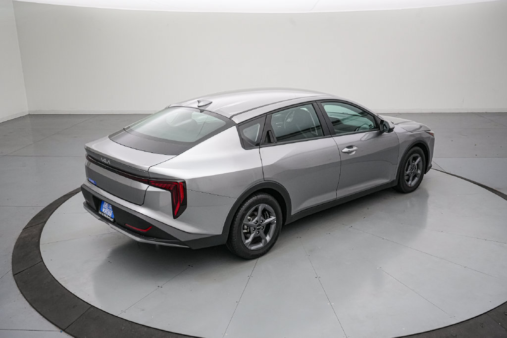 Used 2026 Kia K4 FWD image 4