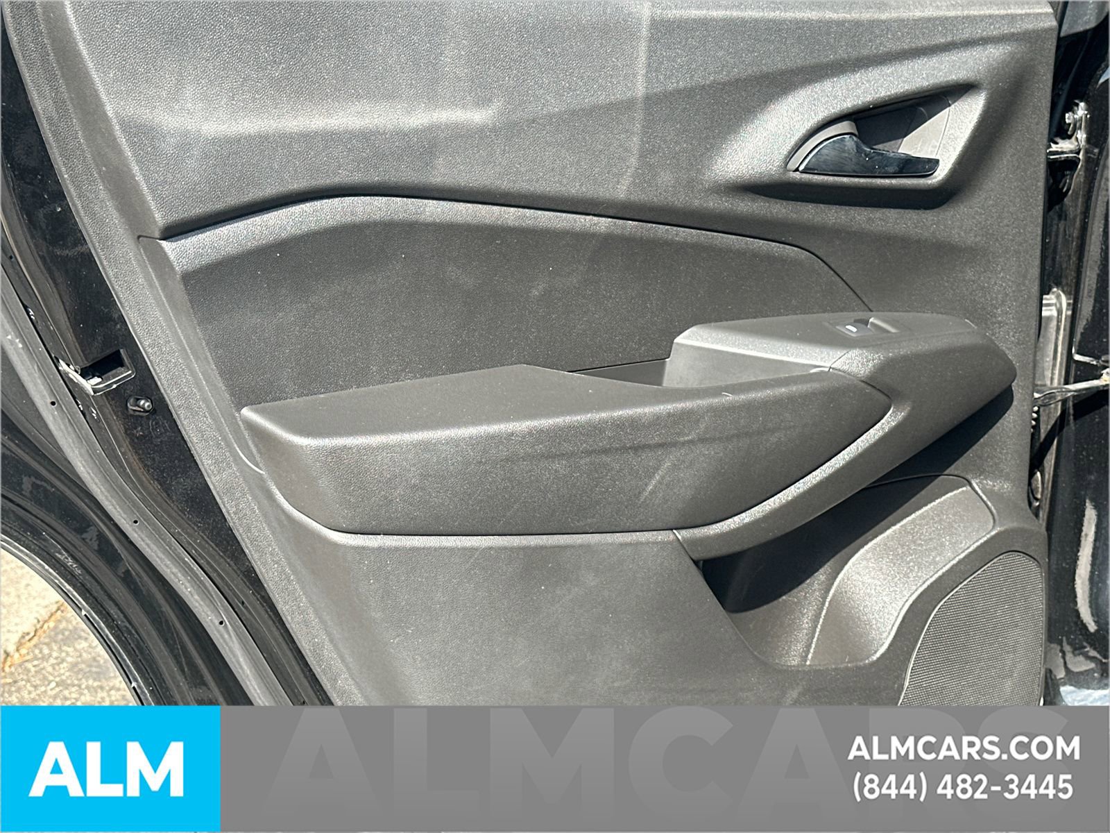 Used 2024 Chevrolet Trax RS FWD image 24