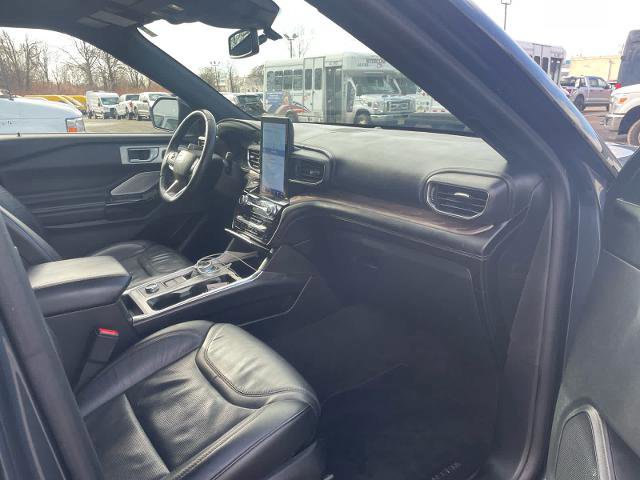 Certified 2022 Ford Explorer Platinum w/ Equipment Group 601A image 8
