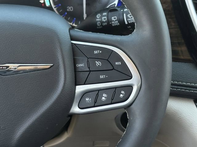 Used 2024 Chrysler Pacifica Limited image 10