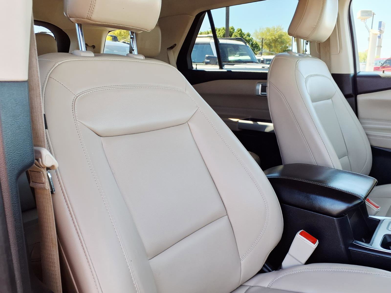 Certified 2022 Ford Explorer XLT w/ Equipment Group 202A image 12