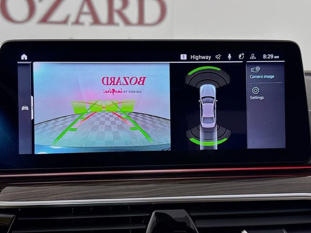 Used 2021 BMW 530i xDrive w/ Premium Package image 17