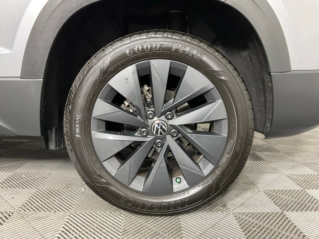 Used 2024 Volkswagen Taos S FWD image 10