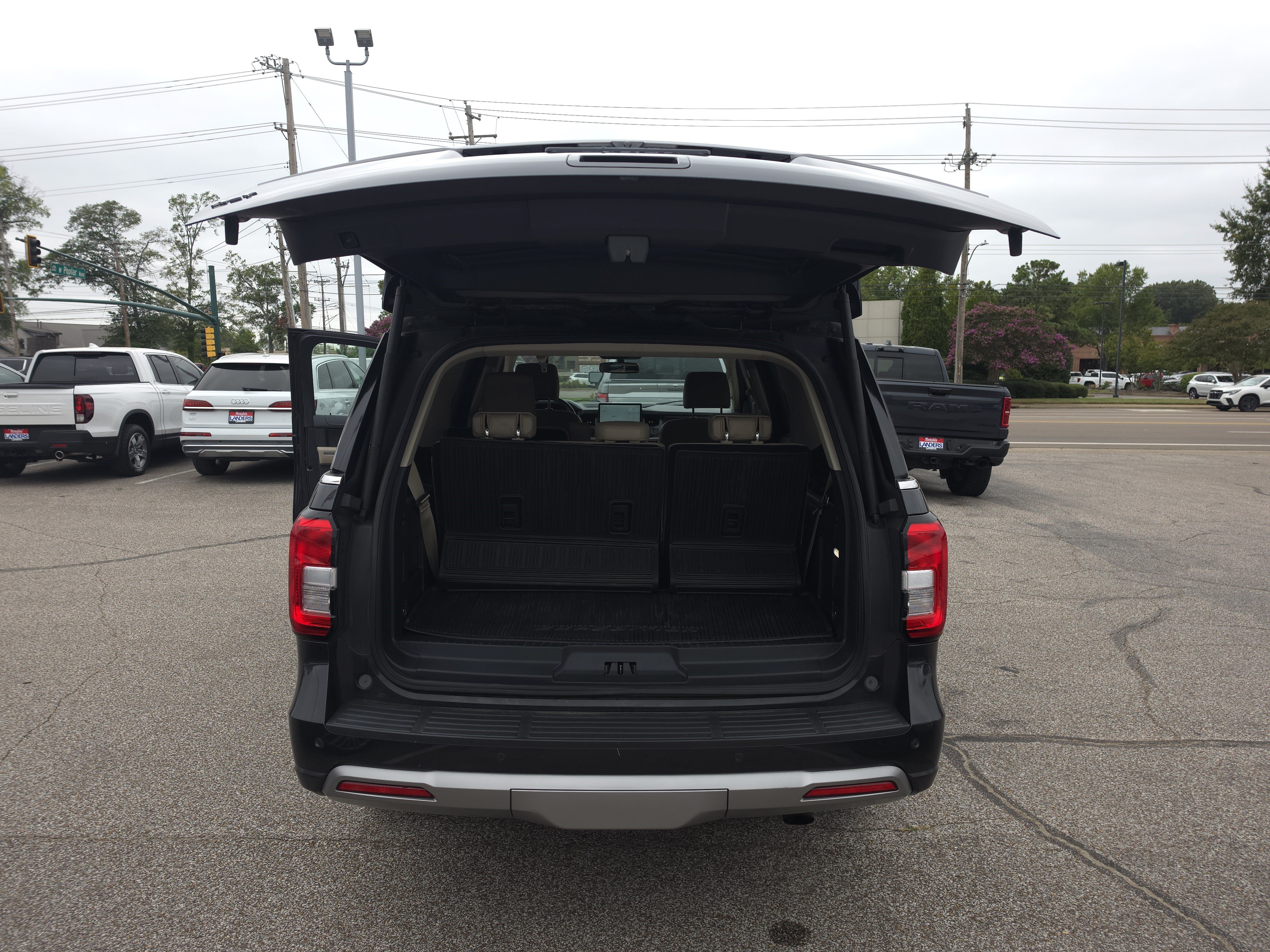 Certified 2022 Ford Expedition XLT RWD image 19