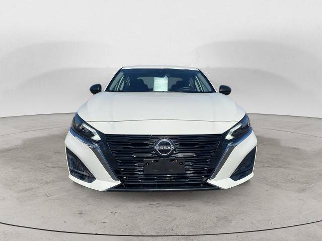 Used 2025 Nissan Altima 2.5 SV FWD image 2