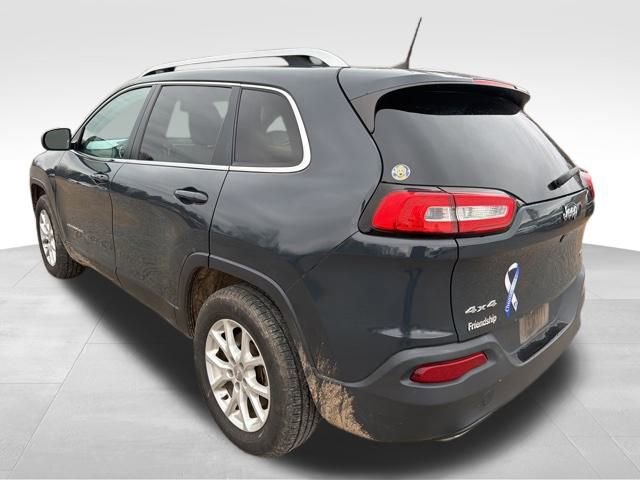 Used 2018 Jeep Cherokee Latitude Plus w/ Comfort/Convenience Group image 5