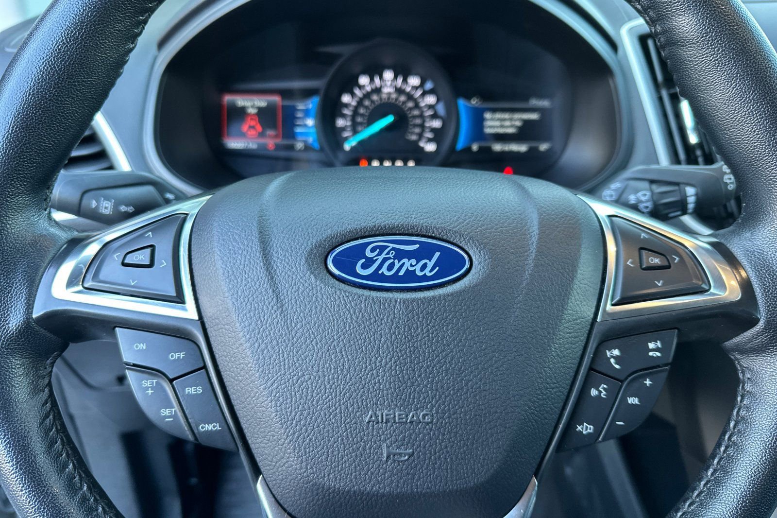 Certified 2024 Ford Edge SEL image 25