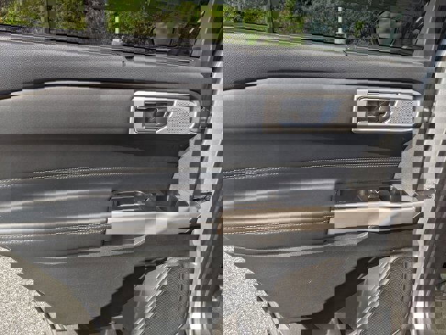 Certified 2022 Ford Explorer Limited w/ Limited Technology Package image 29