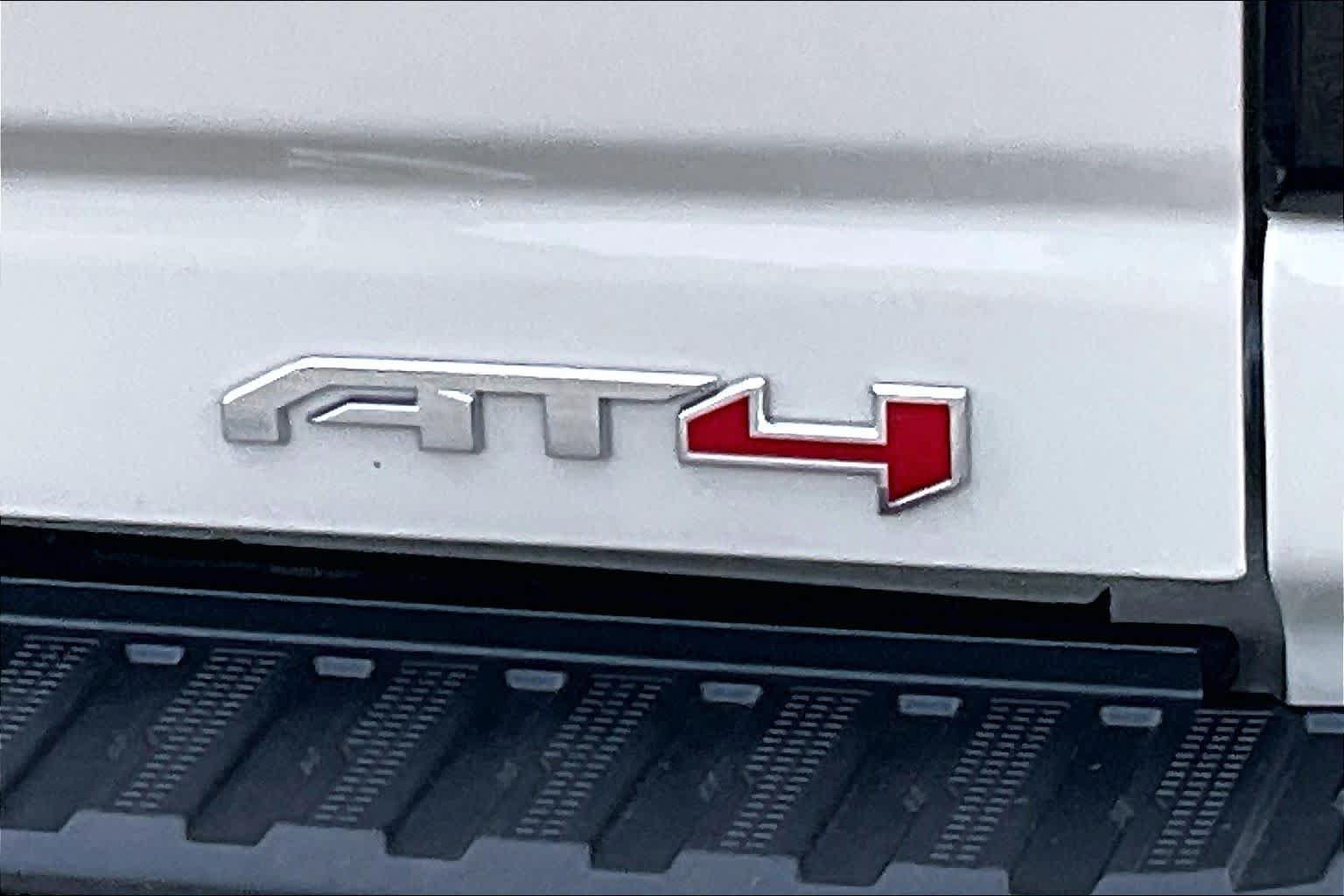 Used 2026 GMC Sierra 2500 AT4 w/ AT4 Premium Plus Package AWD/4WD image 10
