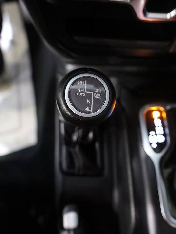 Used 2022 Jeep Wrangler Unlimited Sahara w/ Cold Weather Group AWD/4WD image 19