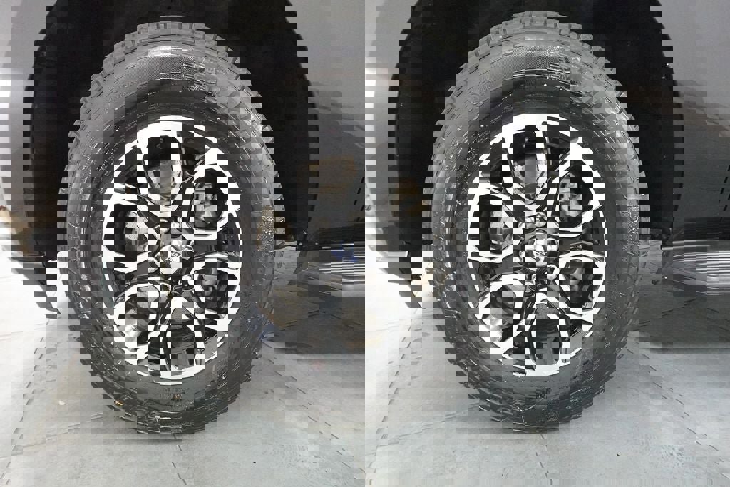 Certified 2024 Ford Expedition Max XLT image 34