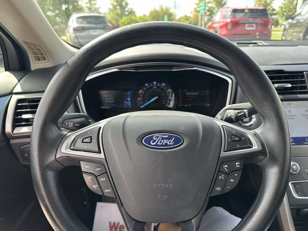 Certified 2020 Ford Fusion SE FWD image 17