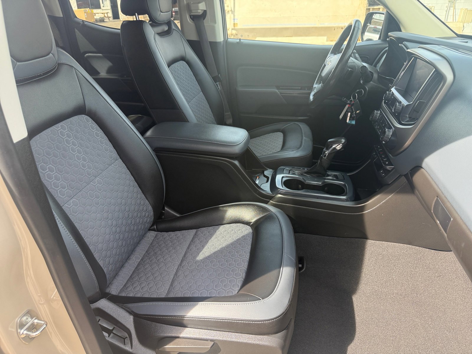 Used 2022 Chevrolet Colorado Z71 image 30