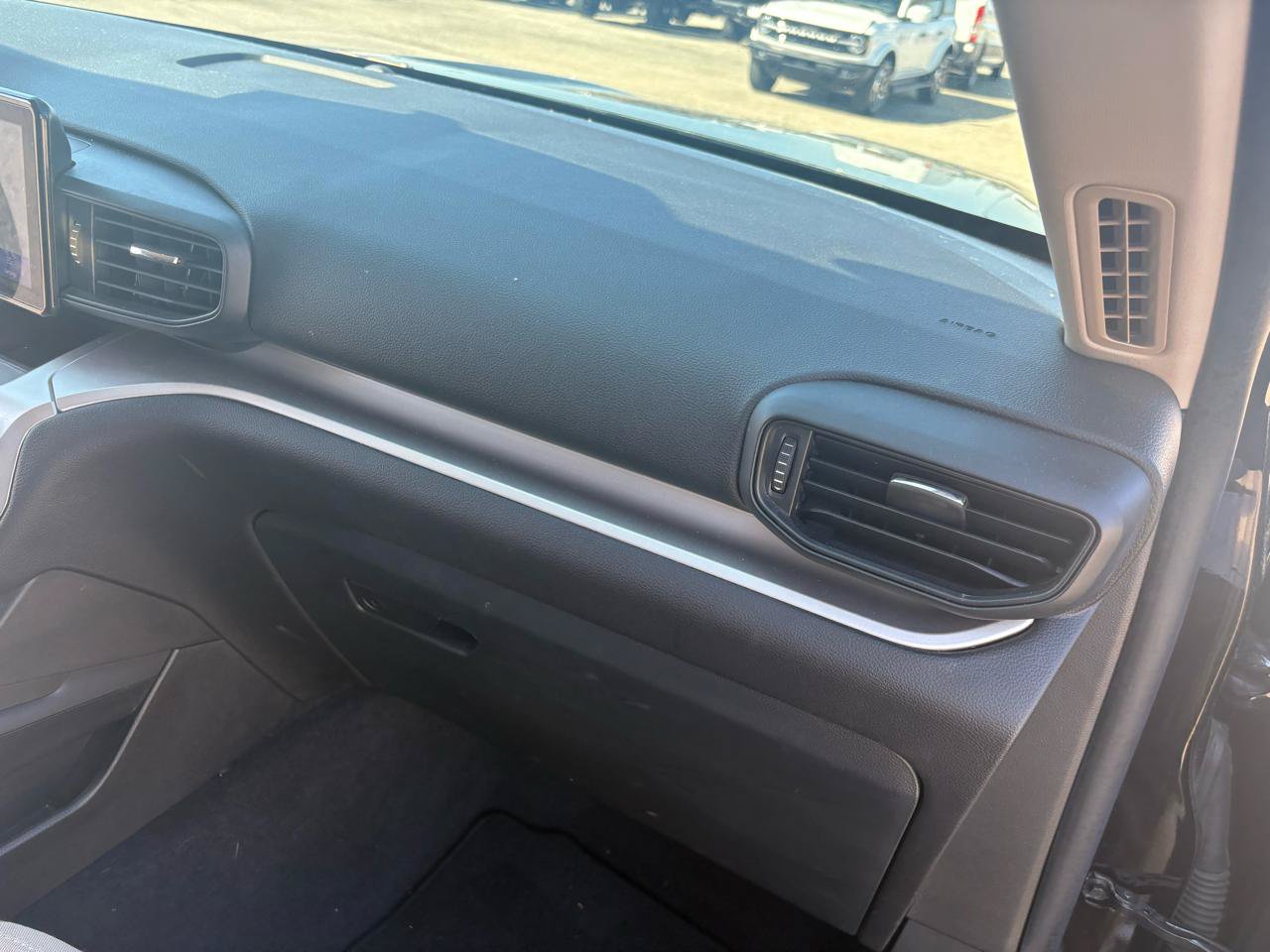 Certified 2022 Ford Explorer XLT RWD image 39