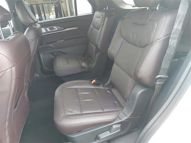 Certified 2025 Ford Explorer Platinum w/ Ultimate Package image 14