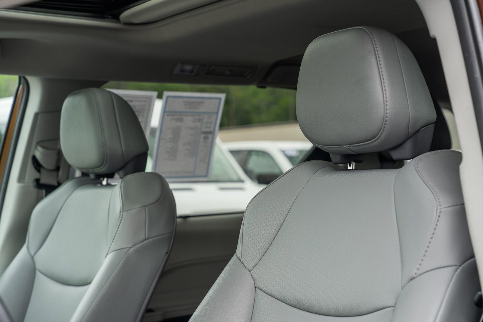 Used 2022 Toyota Sienna XLE FWD image 28