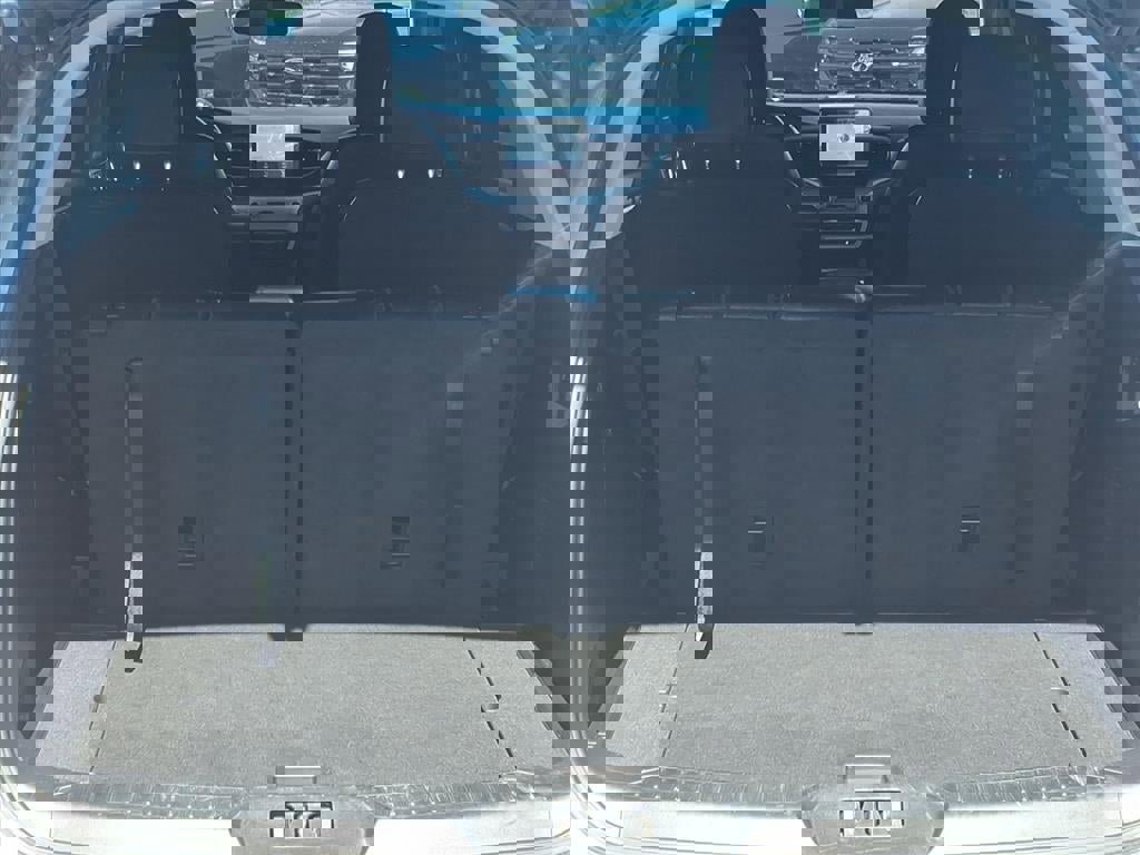 Certified 2022 Ford Explorer XLT w/ Equipment Group 202A image 17