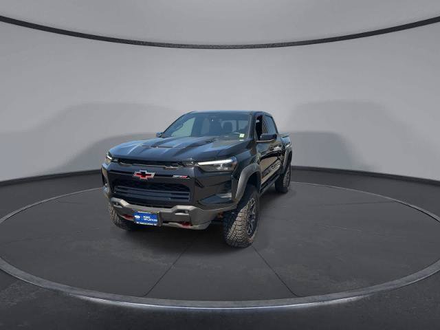 Used 2025 Chevrolet Colorado ZR2 w/ Technology Package AWD/4WD image 3