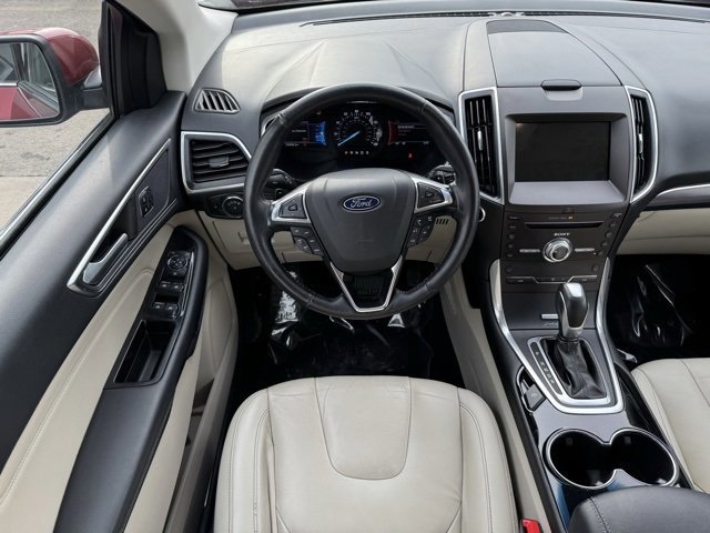 Certified 2017 Ford Edge Titanium w/ Technology Package image 10