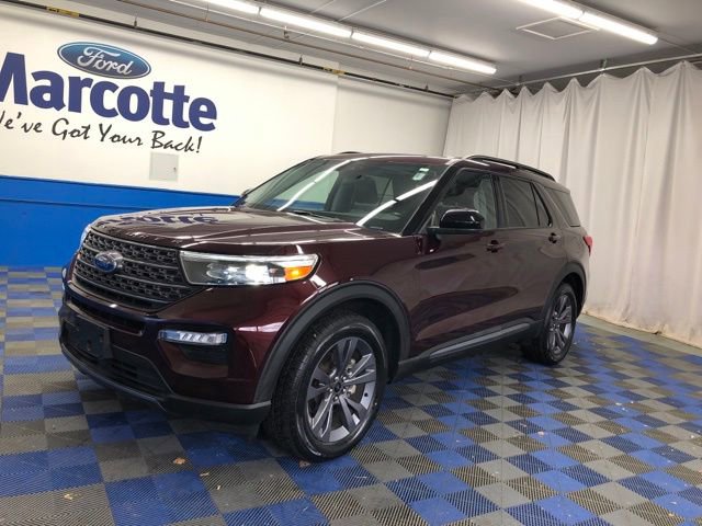 Certified 2022 Ford Explorer XLT w/ Equipment Group 202A image 1