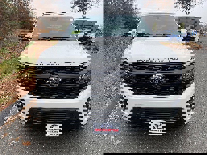 Certified 2023 Ford Expedition Limited image 2