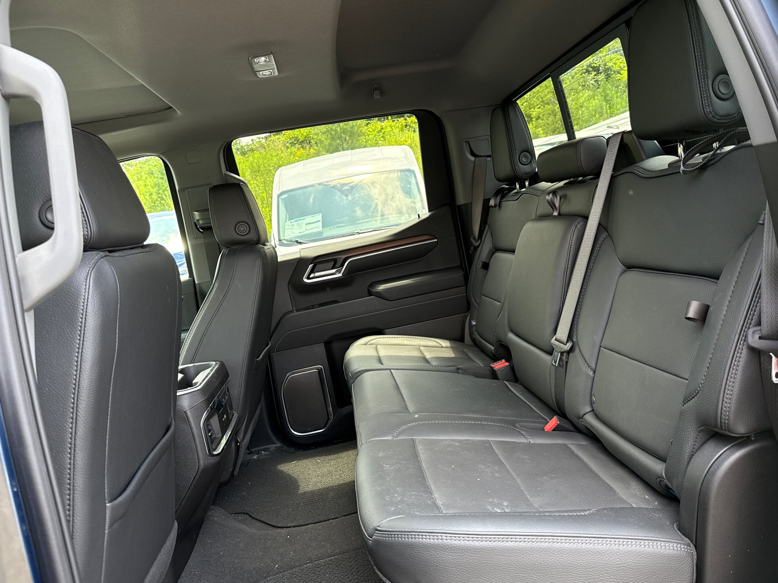 Used 2025 GMC Sierra 1500 Denali w/ Denali Reserve Package AWD/4WD image 22