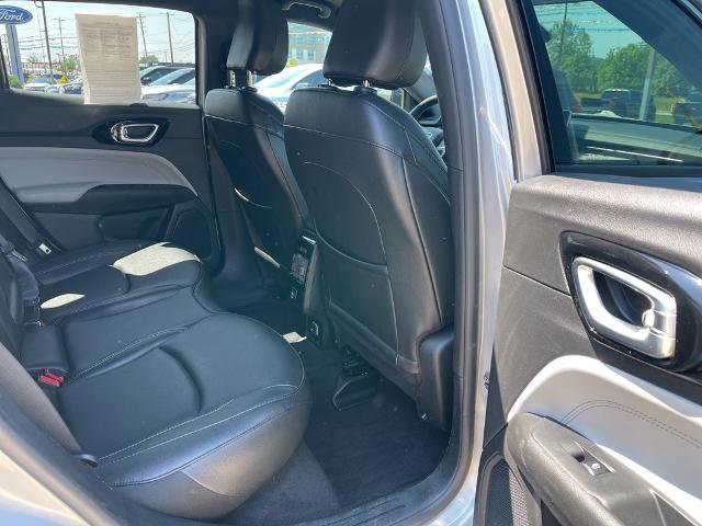 Used 2025 Jeep Compass Limited AWD/4WD image 17