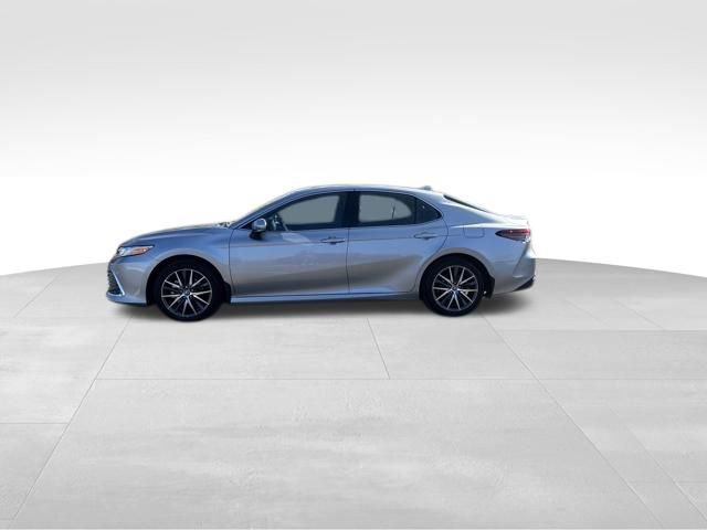 Used 2024 Toyota Camry XLE w/ Navigation Package image 2