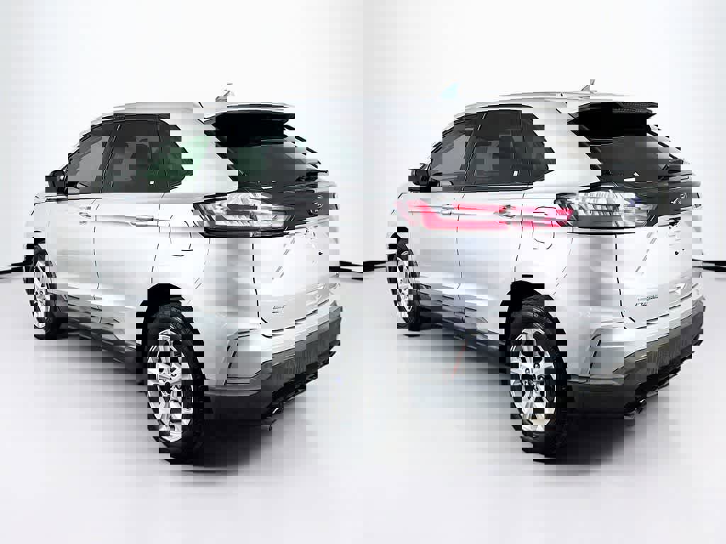 Certified 2019 Ford Edge SE image 3