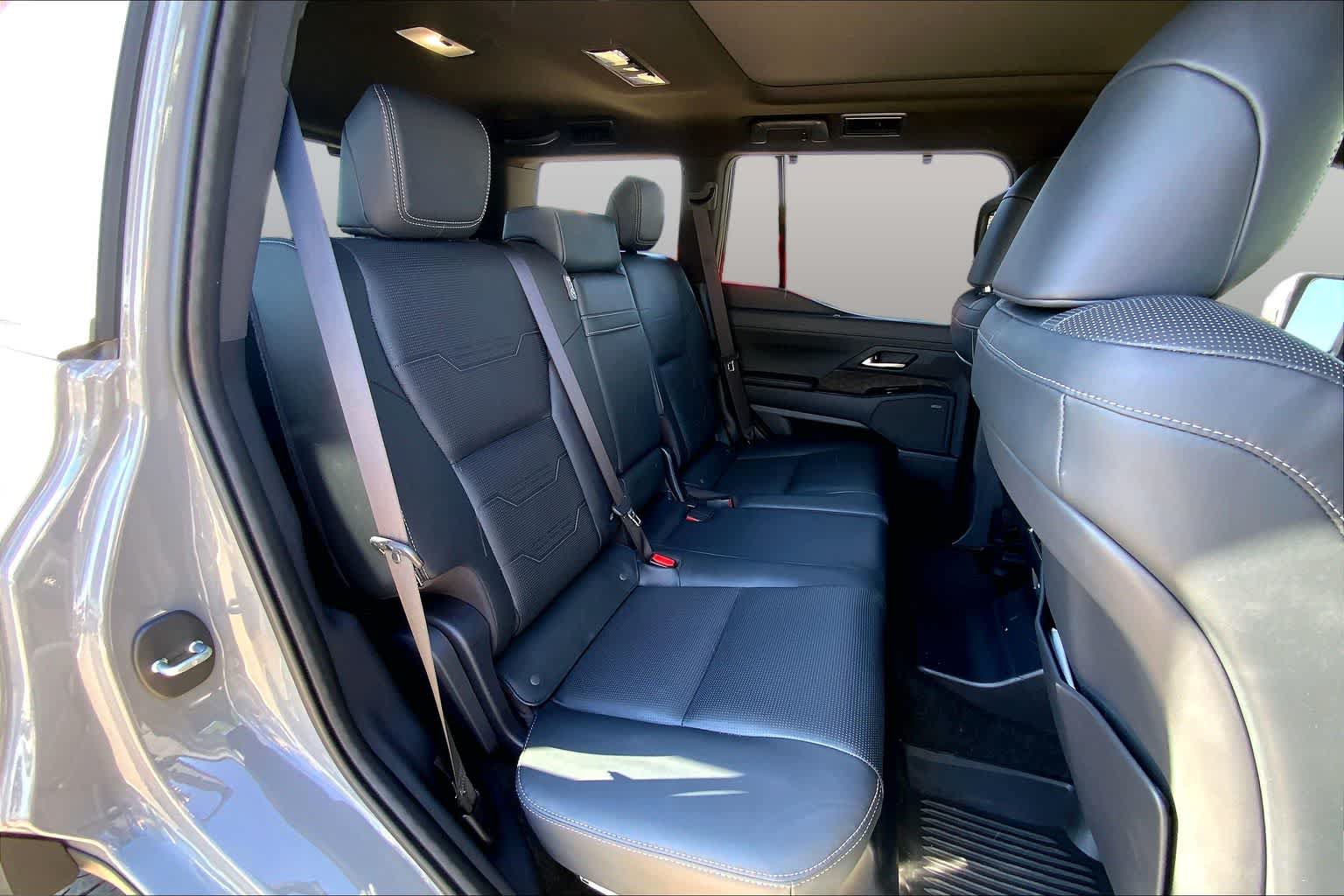 Used 2024 Lexus GX 550 AWD/4WD image 19