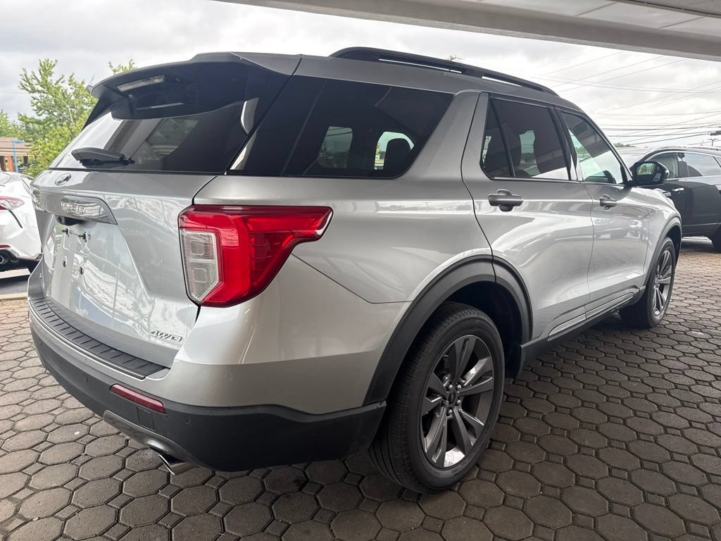 Certified 2024 Ford Explorer XLT w/ Equipment Group 202A AWD/4WD image 6