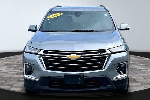 Used 2023 Chevrolet Traverse LT FWD image 3