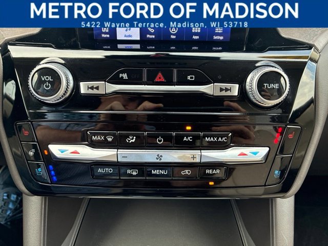 Certified 2023 Ford Explorer Platinum w/ Technology Package AWD/4WD image 21