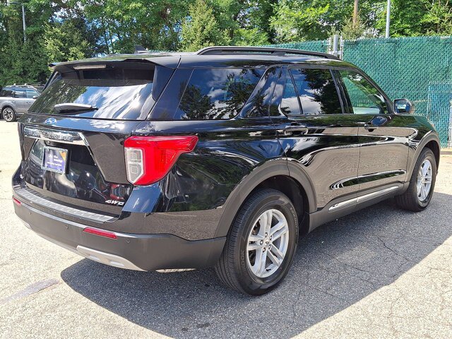 Certified 2024 Ford Explorer XLT w/ Equipment Group 202A AWD/4WD image 17
