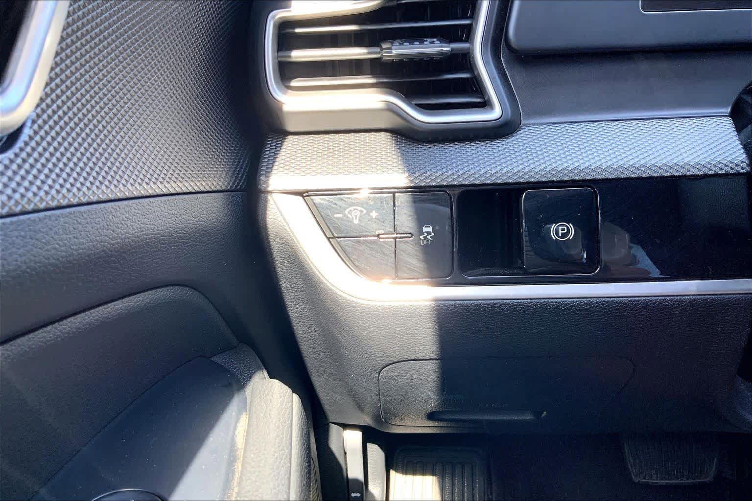Used 2023 Kia Sportage LX AWD/4WD image 36