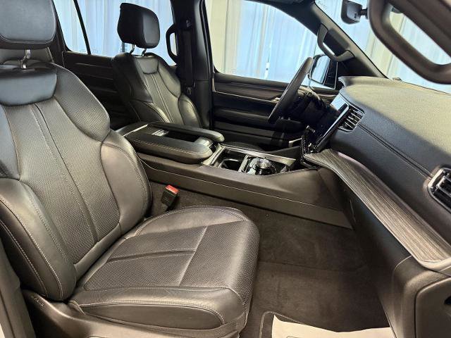 Used 2024 Jeep Wagoneer Series II w/ Convenience Group I AWD/4WD image 29