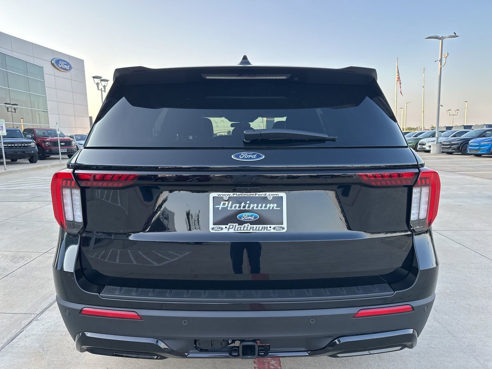 Certified 2025 Ford Explorer ST-Line image 8