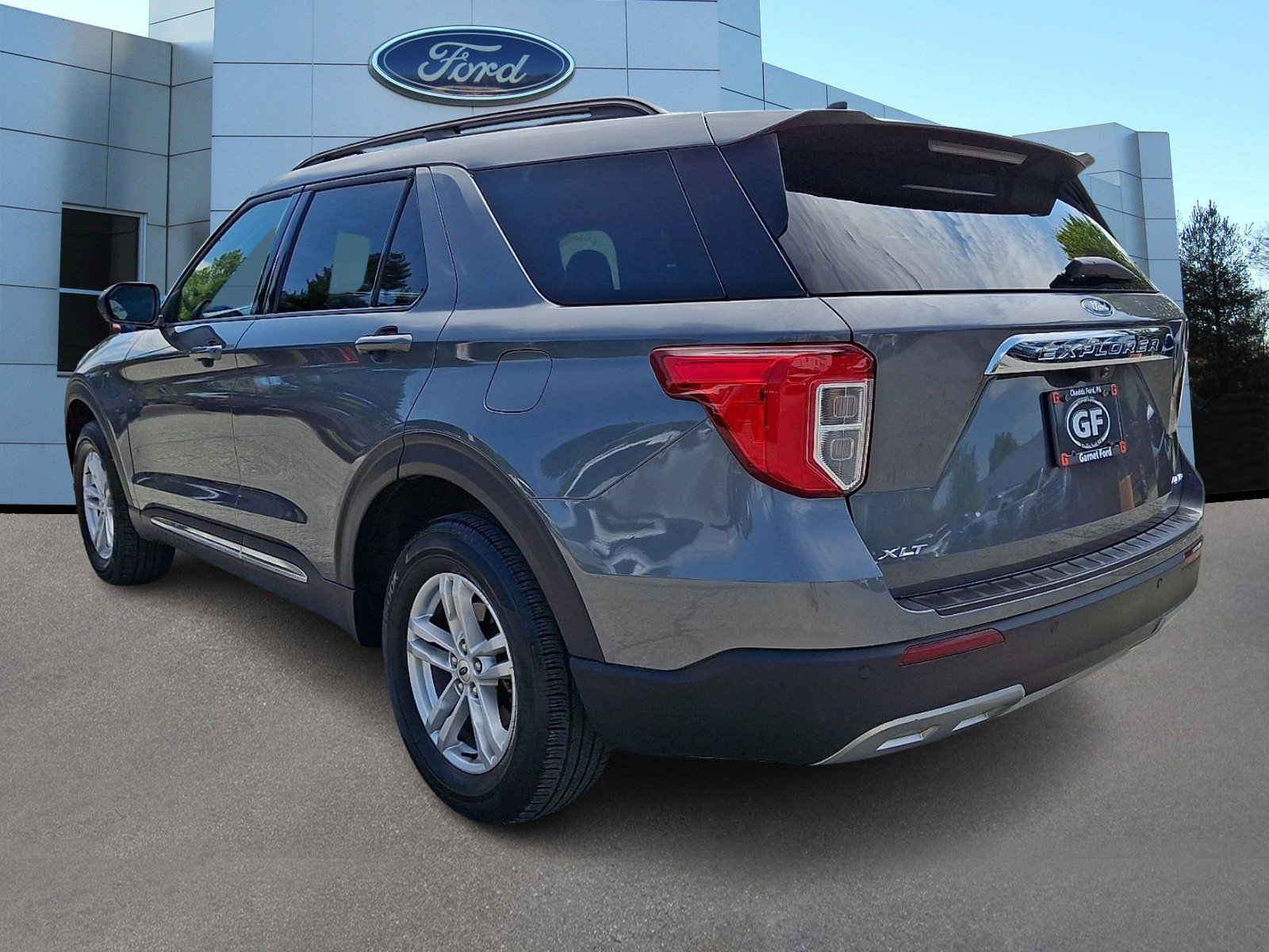 Certified 2023 Ford Explorer XLT w/ Equipment Group 202A AWD/4WD image 5