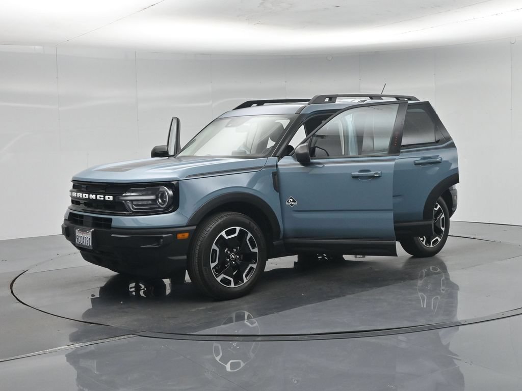 Certified 2023 Ford Bronco Sport Outer Banks w/ Tech Package AWD/4WD image 28