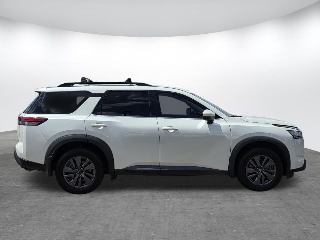 Used 2022 Nissan Pathfinder SV FWD image 3