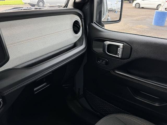 Used 2024 Jeep Wrangler Unlimited Sahara AWD/4WD image 27