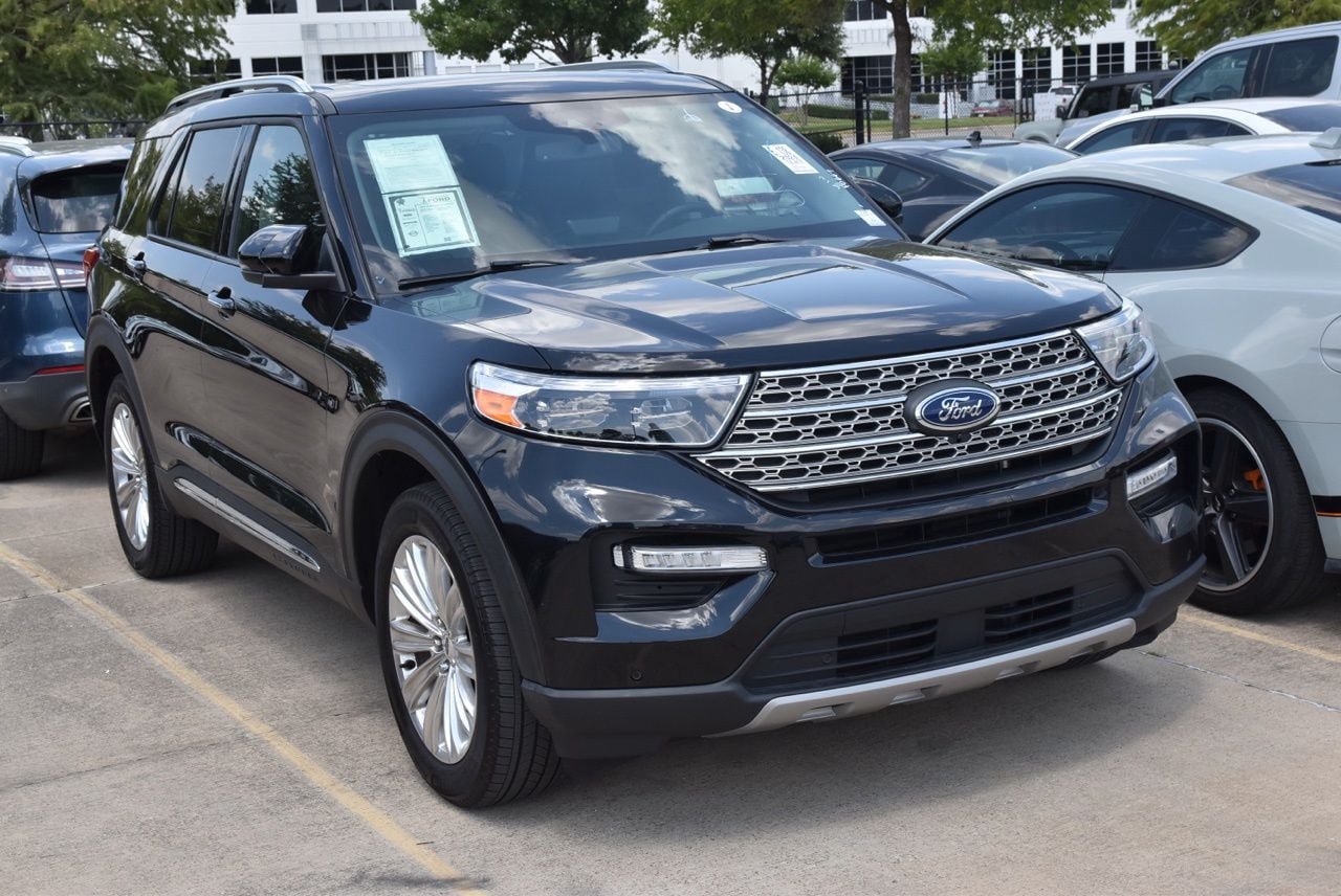Certified 2024 Ford Explorer Limited w/ Limited Technology Package AWD/4WD image 4