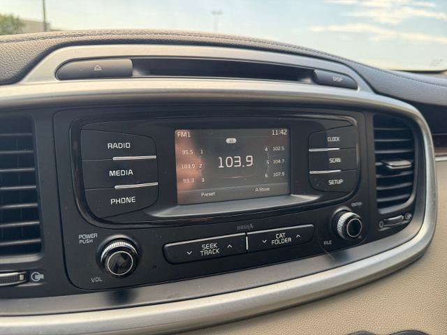 Used 2017 Kia Sorento FWD image 23