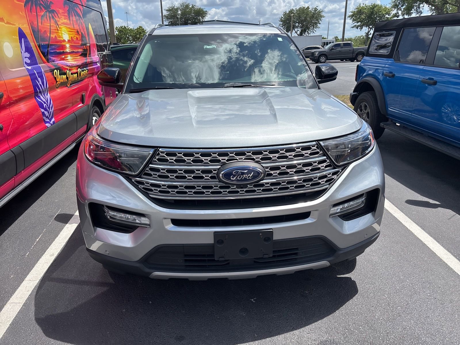 Certified 2023 Ford Explorer Limited w/ Limited Technology Package RWD image 3