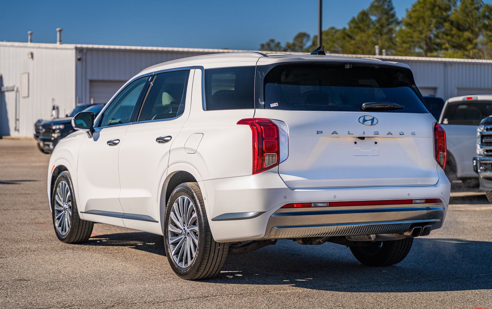 Used 2025 Hyundai Palisade Calligraphy image 3