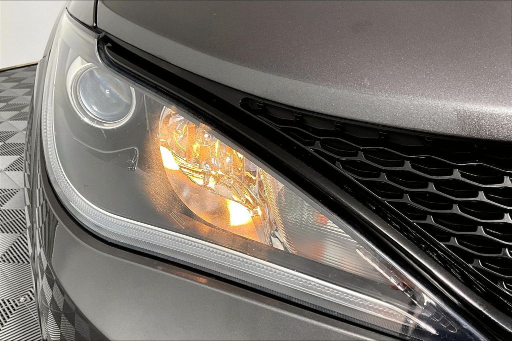 Used 2020 Chrysler Pacifica Touring w/ S Appearance Package FWD image 29
